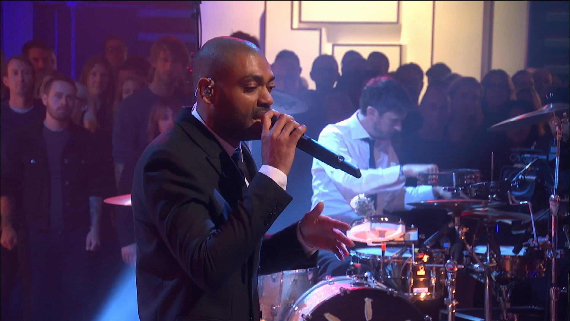 Kano performing Trouble