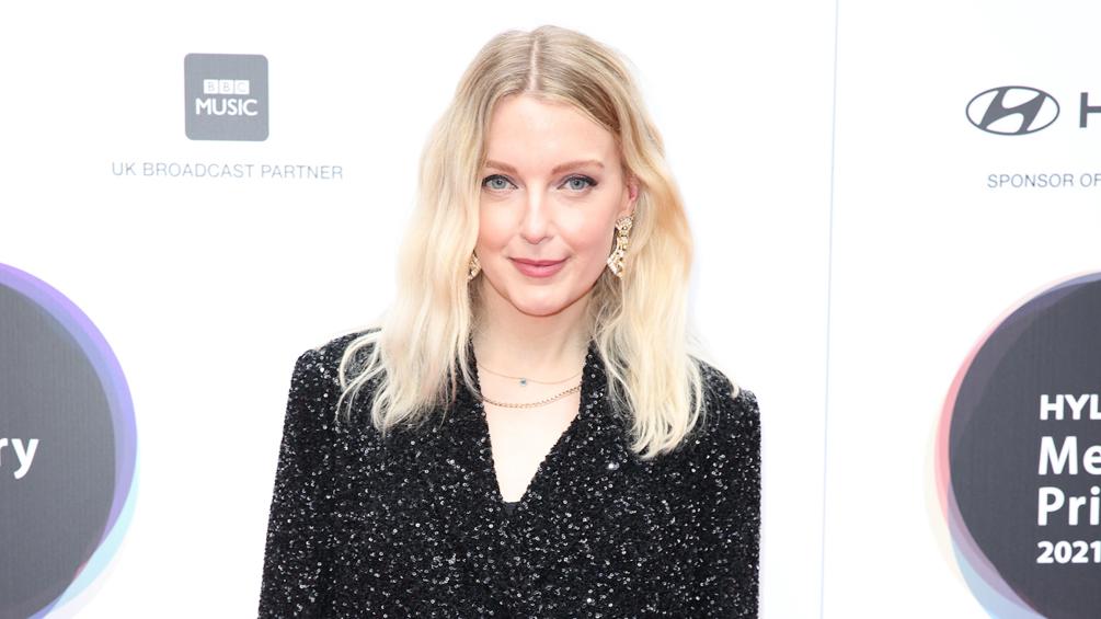 LAURENLAVERNE_01_16x9_id20449_